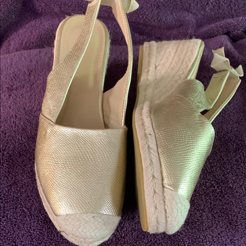 Gold Espadrille Wedge Sandals Sz 10